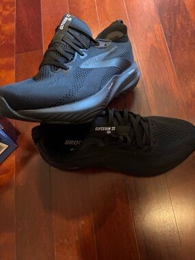 Brooks Glycerin 22 Black Running Sneakers